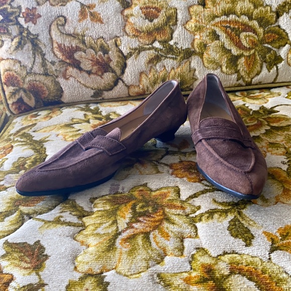 Salvatore Feragamo 6.5 Brown Suede Loafers - Picture 1 of 3